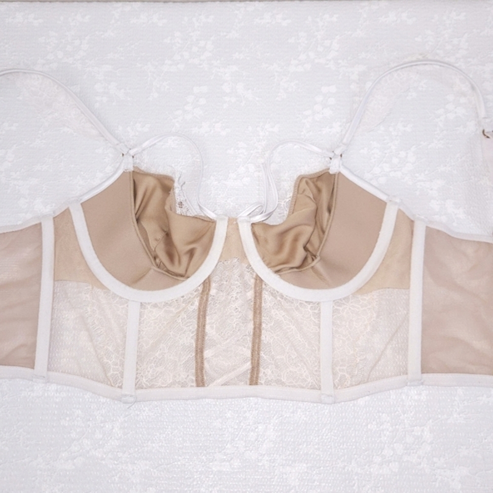 Victoria's Secret Wicked Lace Up Balconette Bustier Unlined Bra Dream Angels 32C - Picture 3 of 6